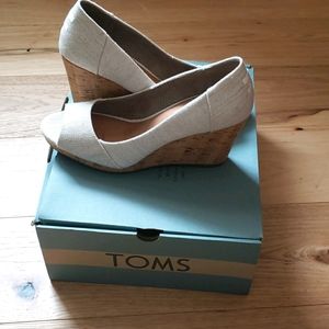 Toms Wedge